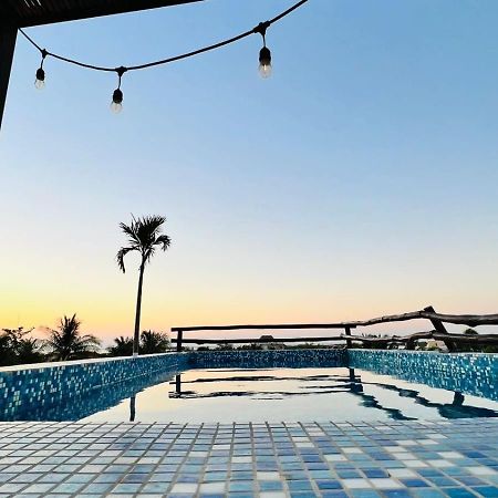 Hotel Mayari Holbox Luaran gambar Rooftop pool at the hotel