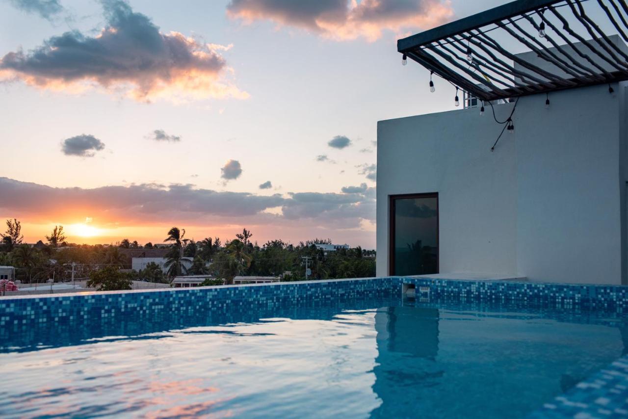 Hotel Mayari Holbox Luaran gambar Rooftop pool at the Hotel Habitas Tulum