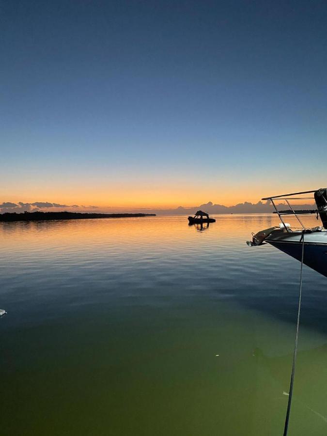 Hotel Mayari Holbox Luaran gambar Sunset at the Marina