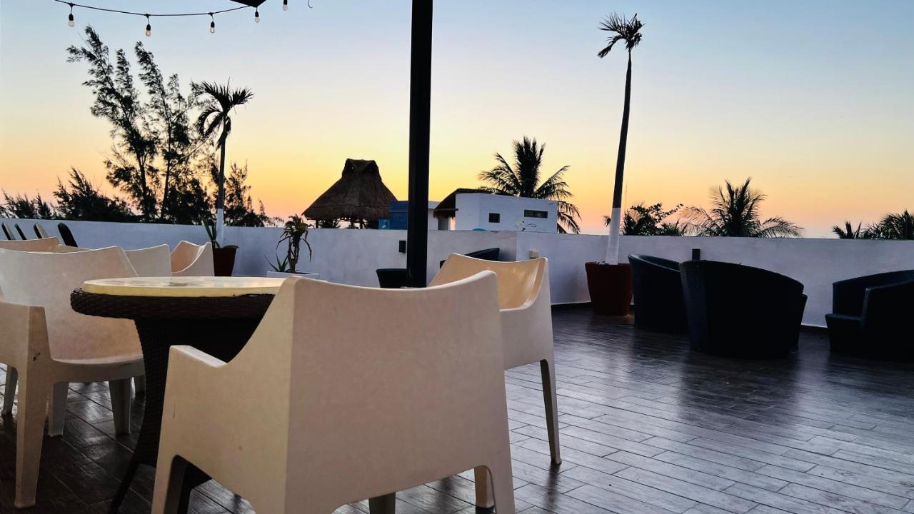 Hotel Mayari Holbox Luaran gambar Rooftop bar in Tulum