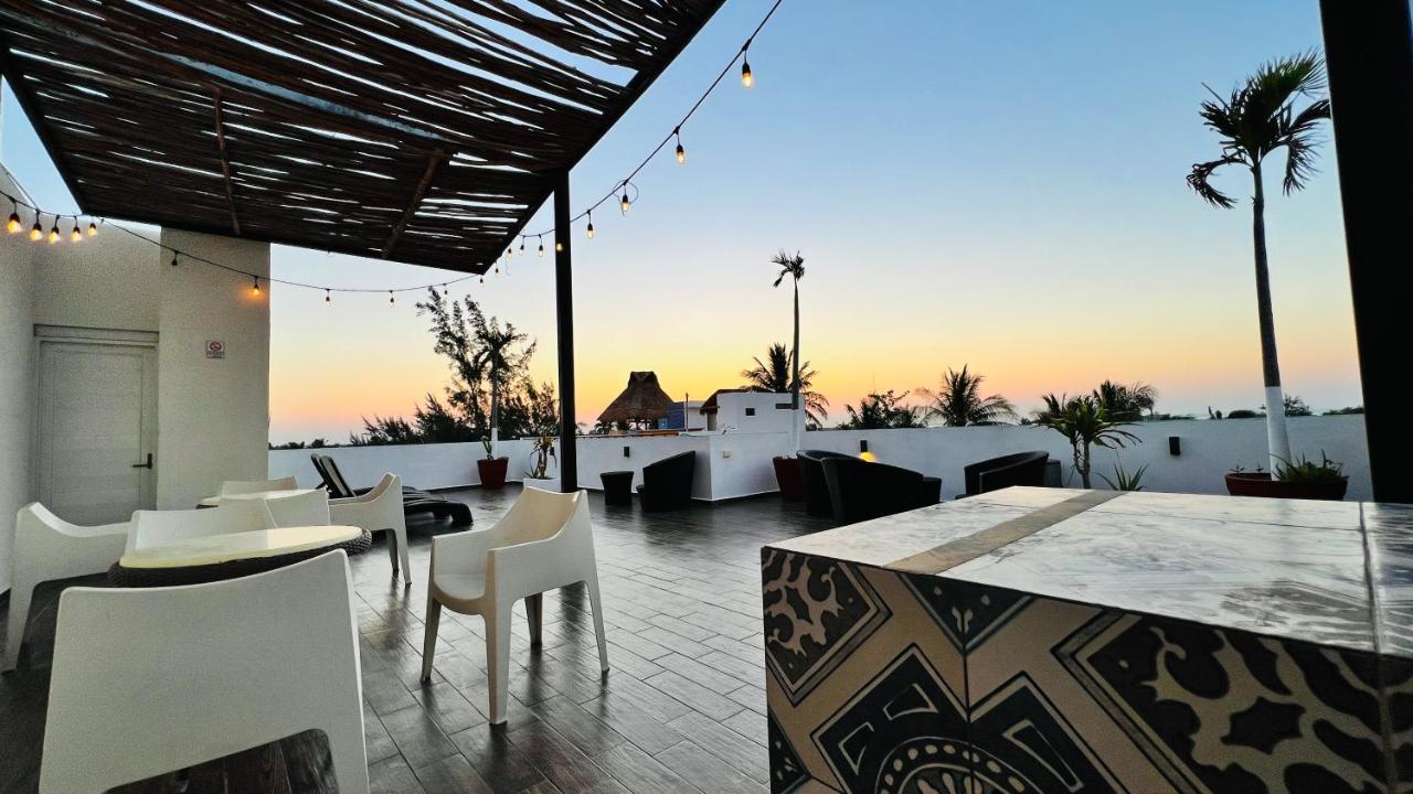 Hotel Mayari Holbox Luaran gambar Rooftop bar in Tulum