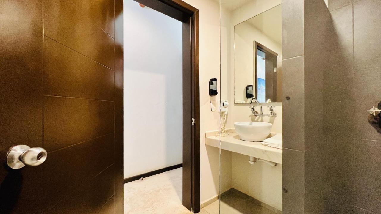 Hotel Mayari Holbox Luaran gambar Bathroom of a hotel room